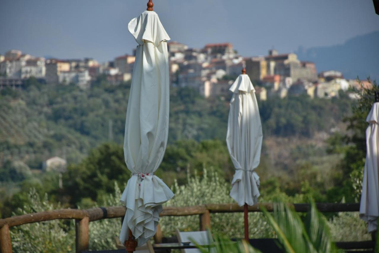 קונטורסי Agriturismo B&B Il Rifugio Di Nino מראה חיצוני תמונה