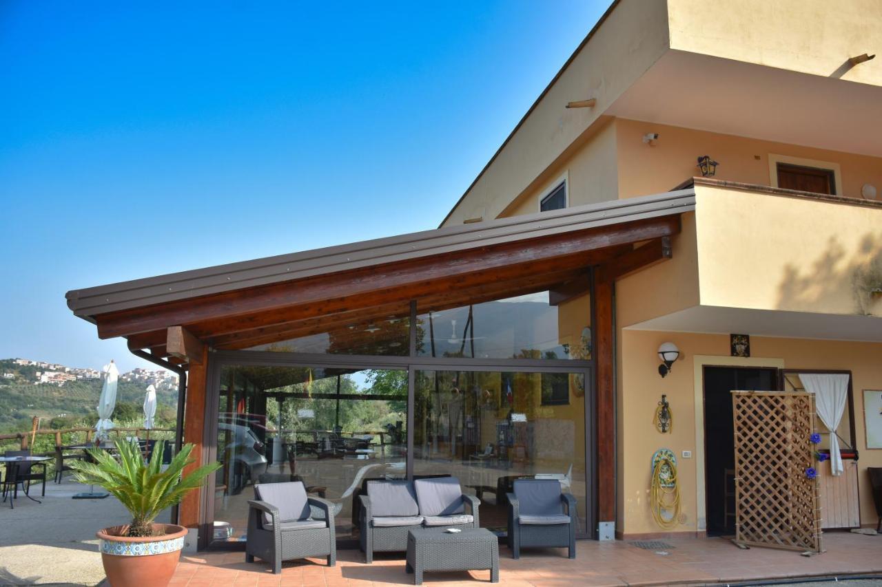 קונטורסי Agriturismo B&B Il Rifugio Di Nino מראה חיצוני תמונה