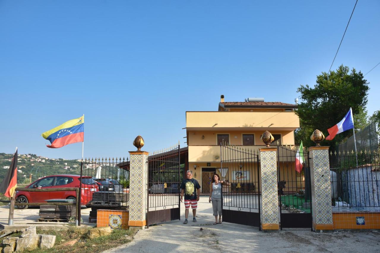 קונטורסי Agriturismo B&B Il Rifugio Di Nino מראה חיצוני תמונה