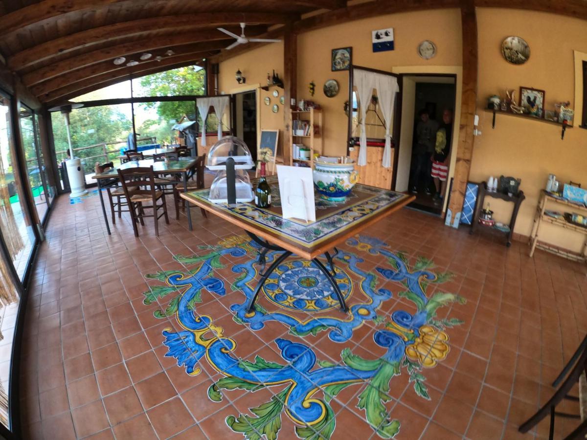 קונטורסי Agriturismo B&B Il Rifugio Di Nino מראה חיצוני תמונה