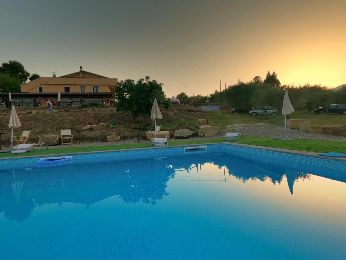 קונטורסי Agriturismo B&B Il Rifugio Di Nino מראה חיצוני תמונה