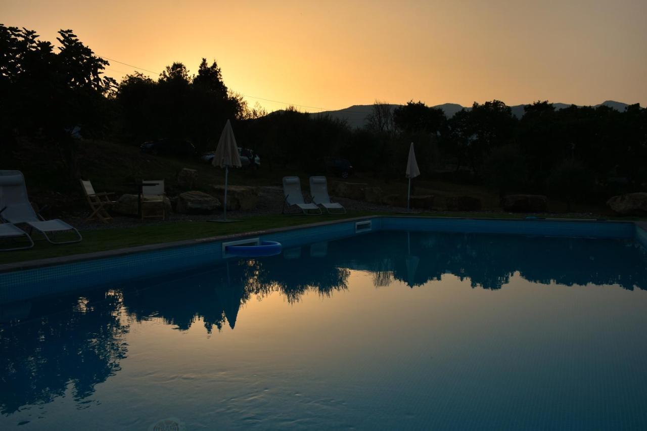 קונטורסי Agriturismo B&B Il Rifugio Di Nino מראה חיצוני תמונה