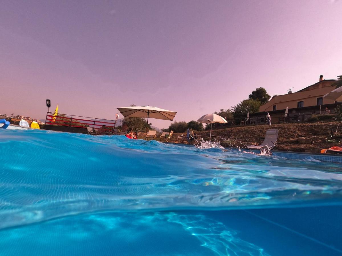 קונטורסי Agriturismo B&B Il Rifugio Di Nino מראה חיצוני תמונה