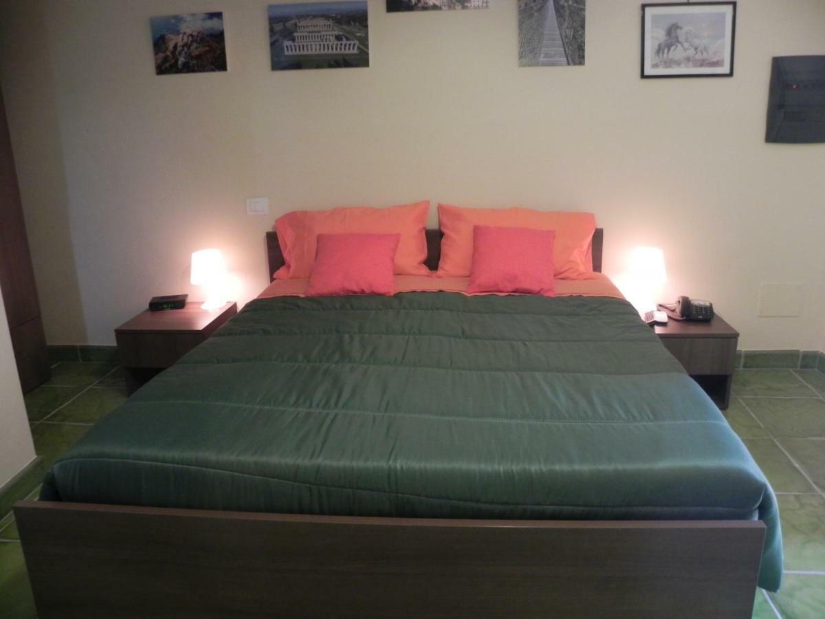 קונטורסי Agriturismo B&B Il Rifugio Di Nino מראה חיצוני תמונה