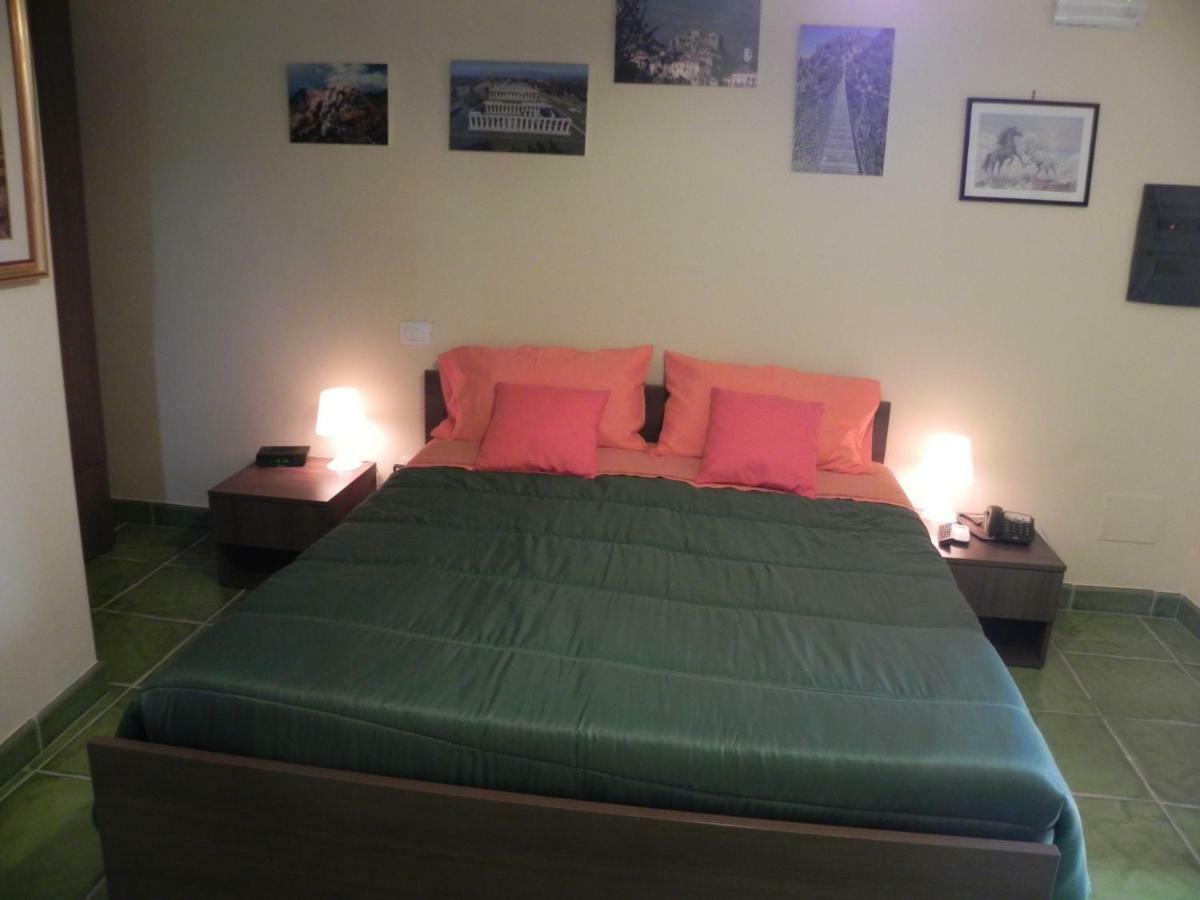 קונטורסי Agriturismo B&B Il Rifugio Di Nino מראה חיצוני תמונה